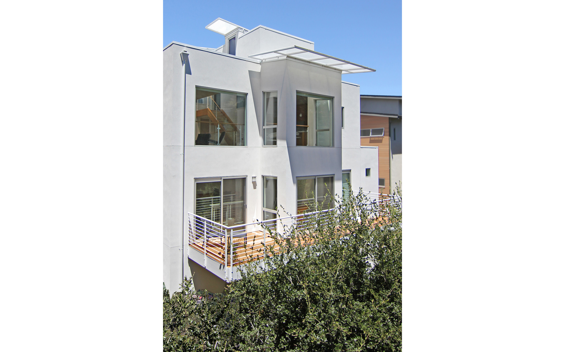 Oakland Hills Modern Home Rear Deck